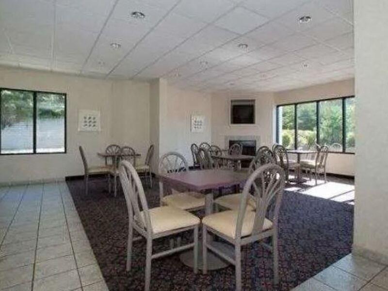 Baymont By Wyndham Mooresville Restoran gambar